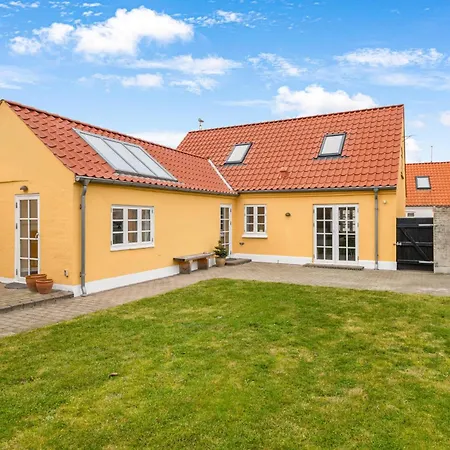 Kirkegade 4 - Lovely In The Heart Of